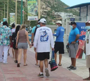 Aumentan vigilancia contra comercio informal en El Médano y marina de Cabo San Lucas