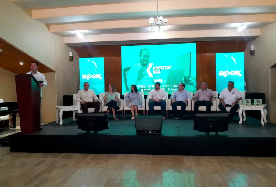 Reconocen a empresas y organizaciones con el distintivo APEX en La Paz