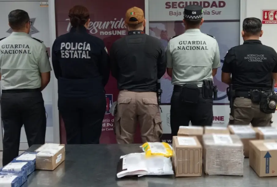 Decomisan 18 paquetes con presunta droga en Aeropuerto de La Paz