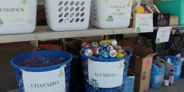 ciudadanos de Los Cabos participaron en la jornada mensual de recolección de residuos. PET, cartón y electrónicos fueron algunos de los materiales reciclables entregados. Autoridades buscan hacer esta actividad cada 15 días y fomentar la conciencia ambiental desde casa.