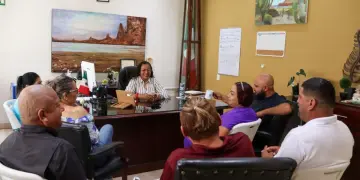 Realizaron donativo de blancos y despensas
