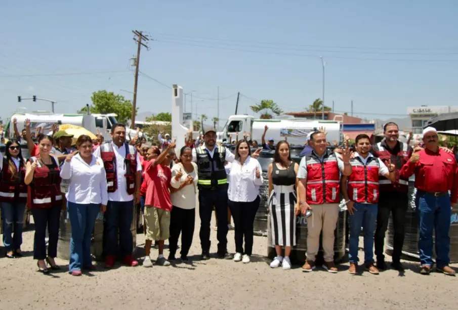 Cada tinaco se entrega con mil 100 litros de agua potable, en coordinación con OOMSAPAS Los Cabos