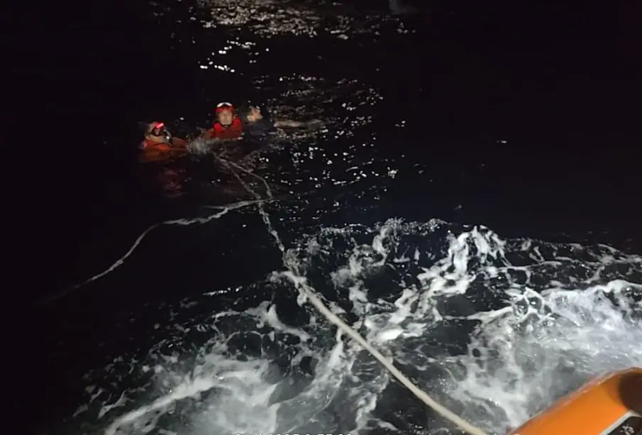 Rescate de avioneta Isla Cerralvo: Semar salvó a cuatro tripulantes que amerizaron por falta de combustible. Todos resultaron ilesos.