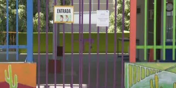 Durante el receso escolar de verano, autoridades de Los Cabos implementan operativos de vigilancia en escuelas para prevenir robos y actos vandálicos