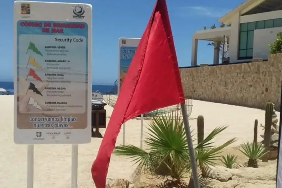 Banderas rojas en playas de Los Cabos