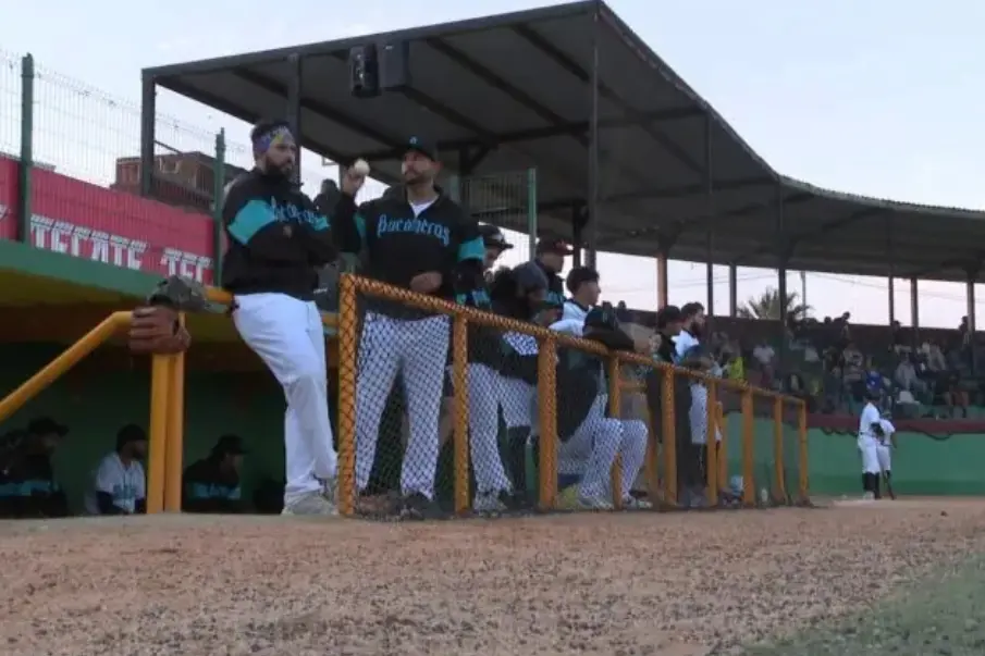 Rehabilitación estadio de béisbol en Cabo San Lucas