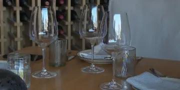 Cobro al Derecho al Saneamiento Ambiental divide opiniones entre los clientes de restaurantes