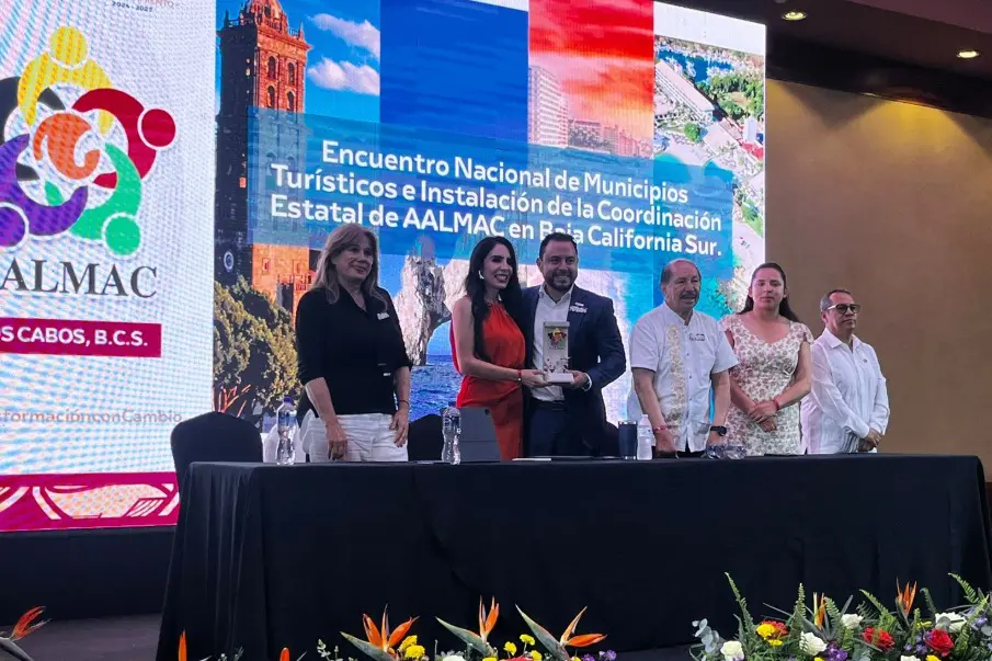 Christian Agúndez es nombrado coordinador estatal de AALMAC durante el Encuentro Nacional de Municipios Turísticos