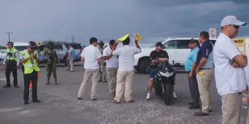 Gobernador Castro Cosío reacciona a las protestas de Transportistas en Los Cabos; llama a respetar la ley y mantener el orden