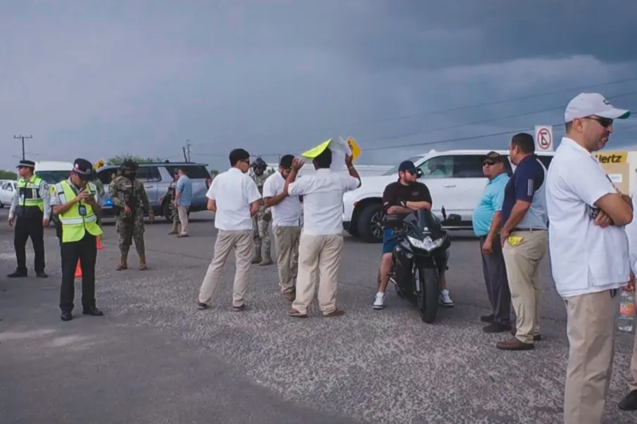 Gobernador Castro Cosío reacciona a las protestas de Transportistas en Los Cabos; llama a respetar la ley y mantener el orden