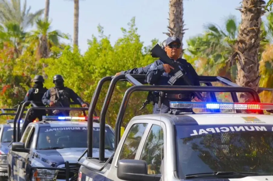Capacitan en inglés a policías y personal operativo para atender a turistas en Los Cabos