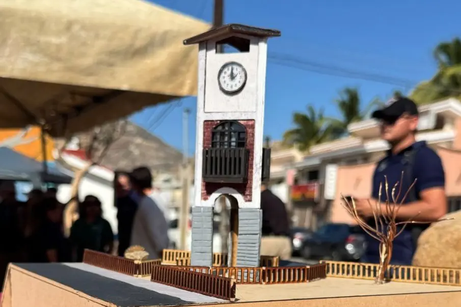 Cabo San Lucas contará con su reloj rotario