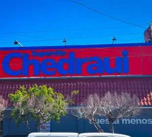 La tradicional vaquita de Arámburo, emblema de los supermercados paceños por más de cuatro décadas, amplió su presencia a cuatro sucursales de Chedraui en La Paz.