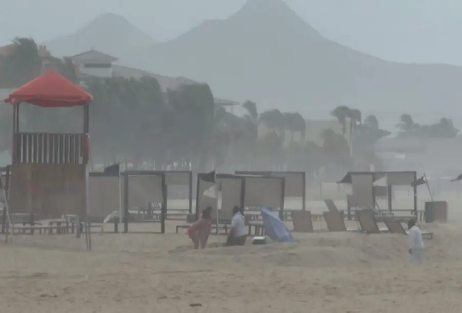 La tormenta tropical Lorena, con desplazamiento hacia el noroeste, se aproxima a las costas de Baja California Sur y podría dejar fuertes lluvias y afectaciones durante los próximos días.