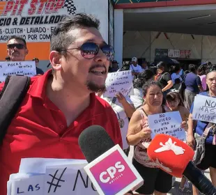 Pequeños comerciantes protestan contra aumento al IEPS durante visita de Sheinbaum a La Paz