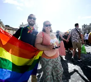 El Vaticano recibe el primer gran peregrinaje LGBT+ oficial en el marco del Jubileo