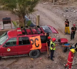 Bomberos de Cabo San Lucas envían apoyo a San Ignacio y llaman a donar herramientas y material de limpieza