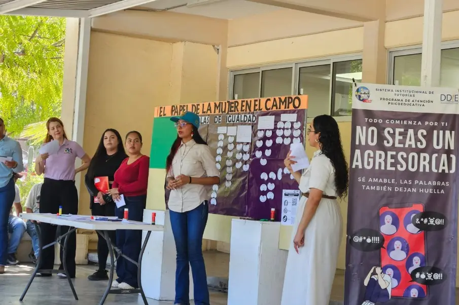 Debaten sobre el rol de la mujer del campo en la UABCS