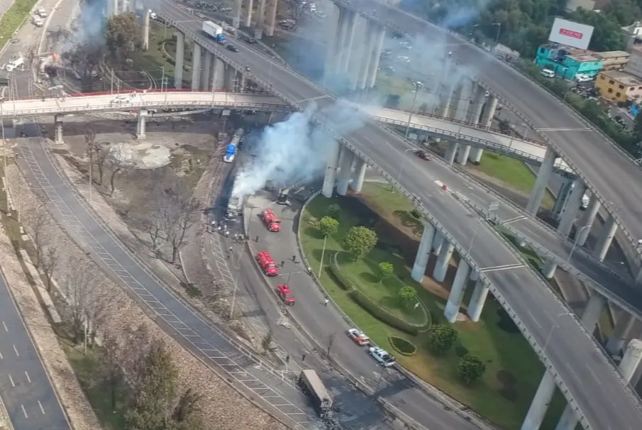 CDMX: confirman tres muertos tras explosión de pipa de gas