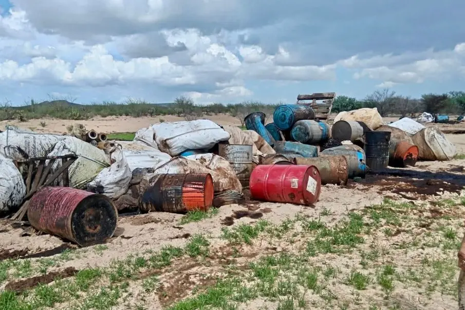 Ecocidio en Las Pocitas: residuos tóxicos contaminan tierras, agua y ahora son incinerados a cielo abierto