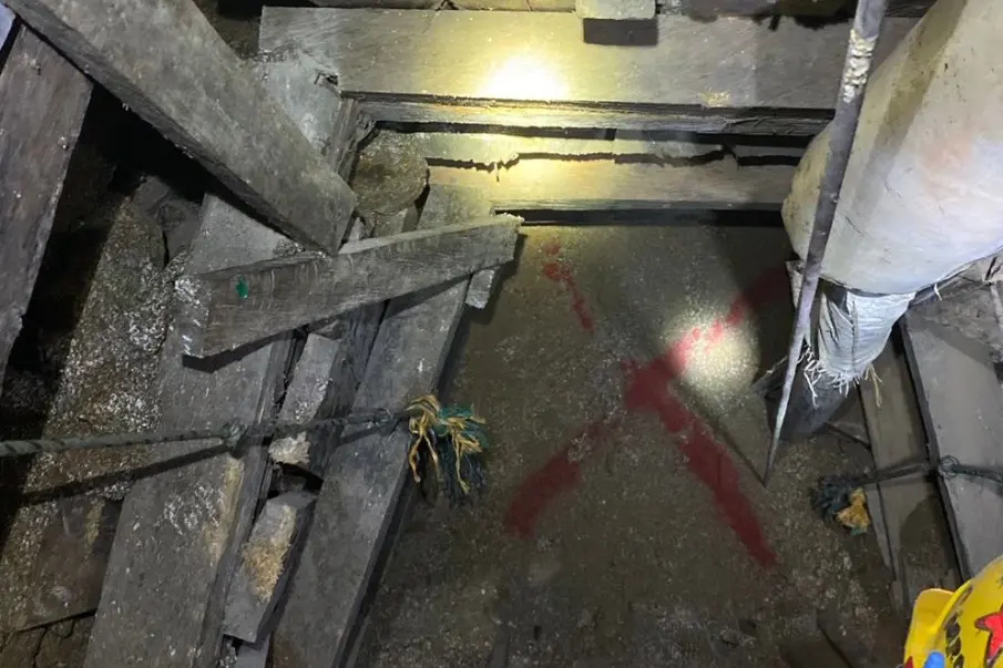 Mineros quedan atrapados bajo tierra en Colombia