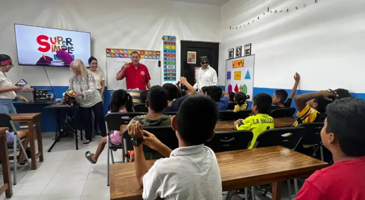 Niños de comunidades populares acceden a educación bilingüe gracias a programa piloto en Los Cabos