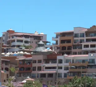 Regreso a clases y huracanes reducen la ocupación hotelera en Los Cabos