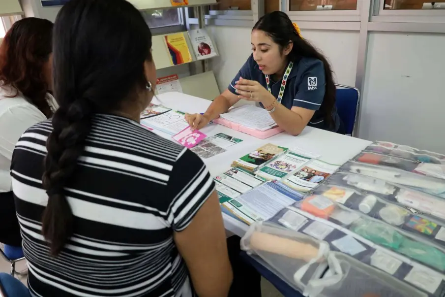 UABCS e IMSS instalan módulos de salud sexual