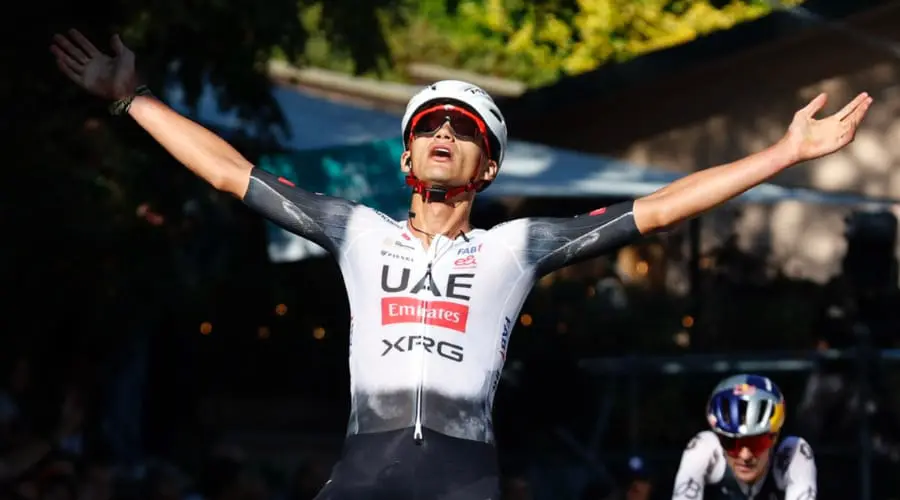 Isaac del Toro gana el Giro de Emilia en Italia; carrera marcada por exclusión del Israel-Premier Tech