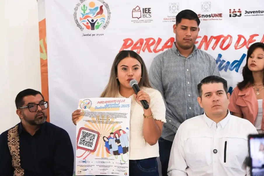 Presentan convocatoria al Parlamento de la Juventud 2025; llaman a la participación y al uso de herramientas digitales