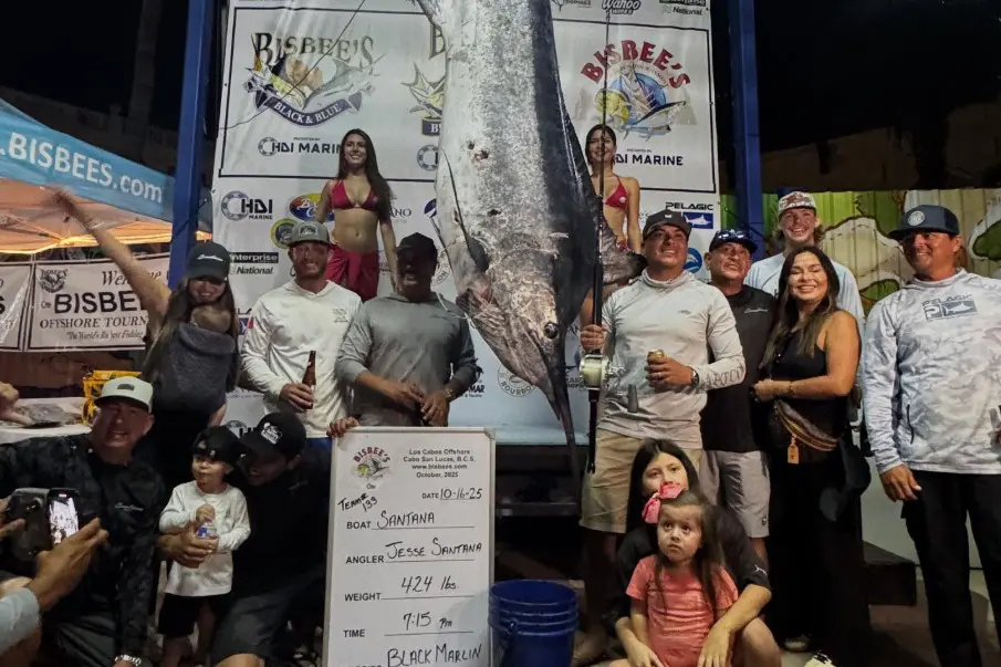 Equipo Santana lidera el torneo Bisbee’s Los Cabos Offshore