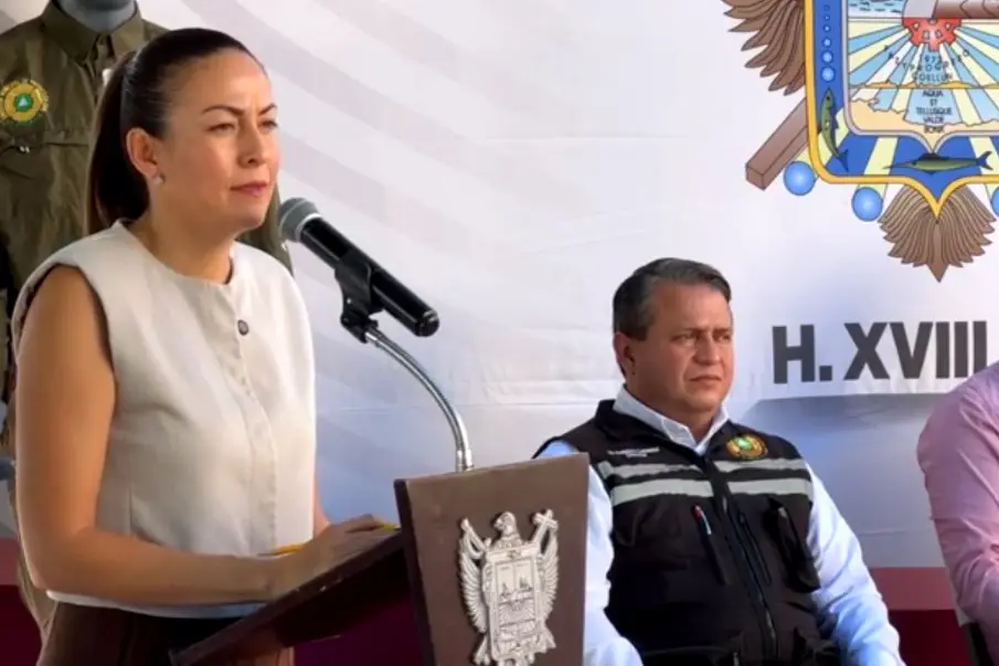 Milena Quiroga resalta actualización del Atlas de Riesgo y entrega de uniformes a Bomberos y Protección Civil