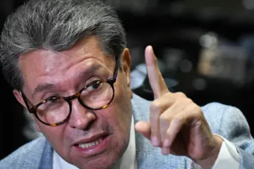 Segob acusa mano política en bloqueos de transportistas; Monreal pide diálogo