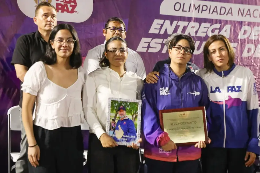 La Paz impulsa el deporte en la niñez: Milena Quiroga entrega becas y estímulos