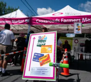 Cierre del Gobierno de EE.UU. dejaría sin fondos el programa de cupones alimentarios y afecta a millones