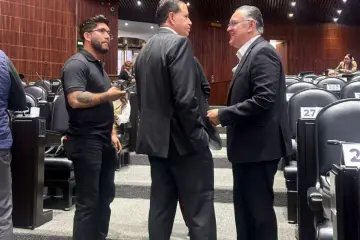 Influencer irrumpe en San Lázaro y provoca enfrentamiento entre bancadas; Moreira lo acusa de “provocador”