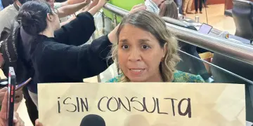 Ciudadanas y especialistas exigen retirar iniciativa urbana que otorga más poder al gobernador