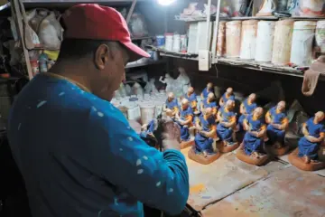 Ola china hunde ventas navideñas de artesanos mexicanos