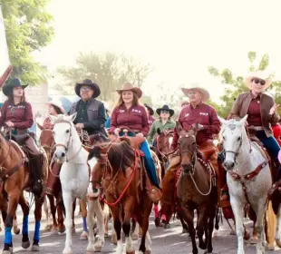 Cabalgata Loreto-San Javier 2025: arranque exitoso con participación masiva de familias y jinetes