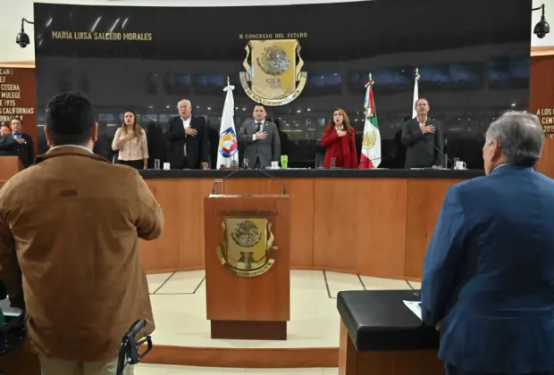 Baja California Sur celebra 51 años de su Constitución