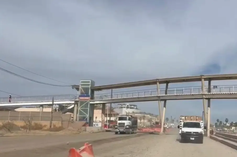 Puente Peatonal Fonatur