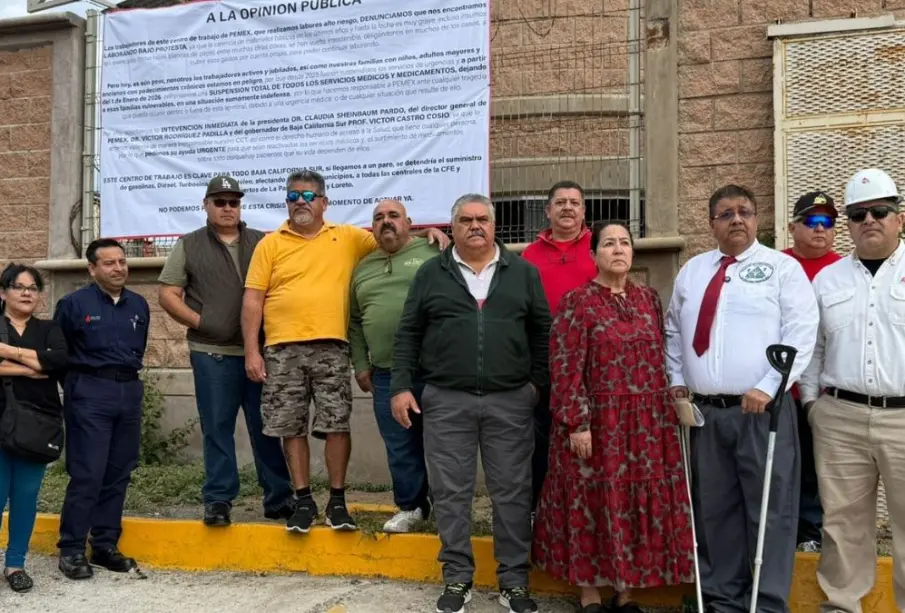 Jubilados y trabajadores de Pemex en La Paz denuncian suspensión de servicios médicos, desabasto de medicinas y falta de traslados