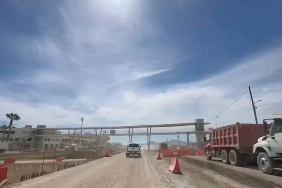 Paso a desnivel afectaciones económicas