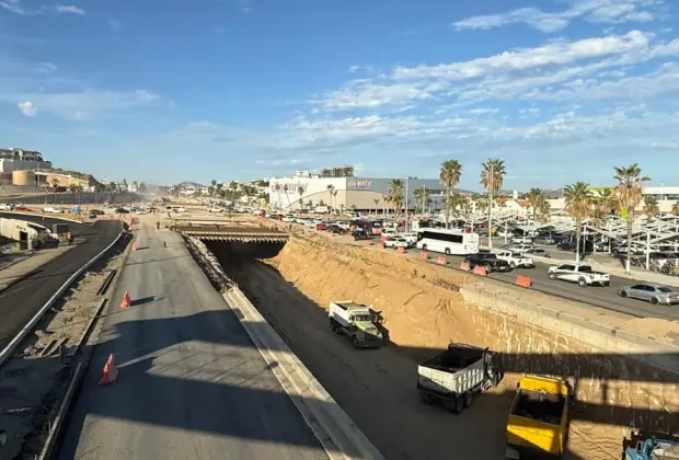 paso a desnivel Fonatur