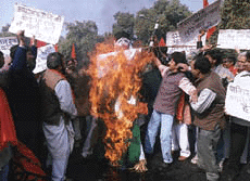Activists of the Shiv Sena demonstrating outside the Pakistan Embassy in New Delhi on Thursday decrying the role of Pakistan in the hijacking of the Indian Airlines plane
