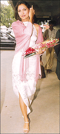 She Walks in Beauty: Femina Miss India Universe 2000, Lara Dutta enters Tagore Theatre, Sector 18, Chandigarh, on Tuesday.  A Tribune photograph