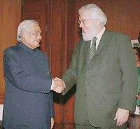    NEW DELHI : PRIME MINISTER A.B.VAJPAYEE WITH ILO DIRECTOR GENERAL JUAN SOMAVIA AT PRIME MINISTER'S OFFICE IN NEW DELHI ON FRIDAY. PTI PHOTO