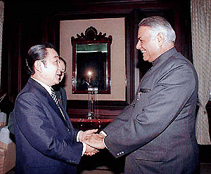 Union Finance Minister Yashwant Sinha with a former Prime Minister of Japan, Mr Ryutaro Hashimoto, at his chamber in North Block, New Delhi, on Tuesday