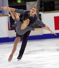 Canadian pair Jamie Sale and David Pelletier show their performance during the pair event of the Four Continents Figure Skating Championships in Osaka, Thursday. Canadian pair won in this championships.