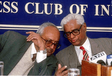 Defence analyst K. Subrahmanyam and journalist B. G. Verghese of the committee which probed the Kargil conflict, addressing a Press conference in New Delhi on Friday